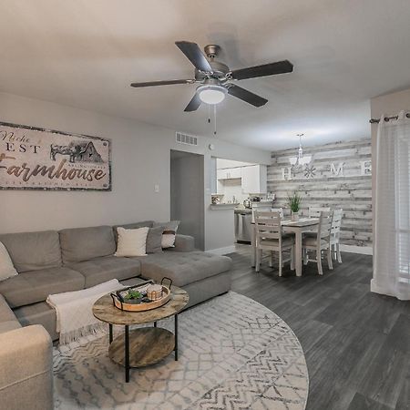 Cozy 2Br Farmhouse Apt - Sleeps 8 - Free Parking! Arlington Exterior foto