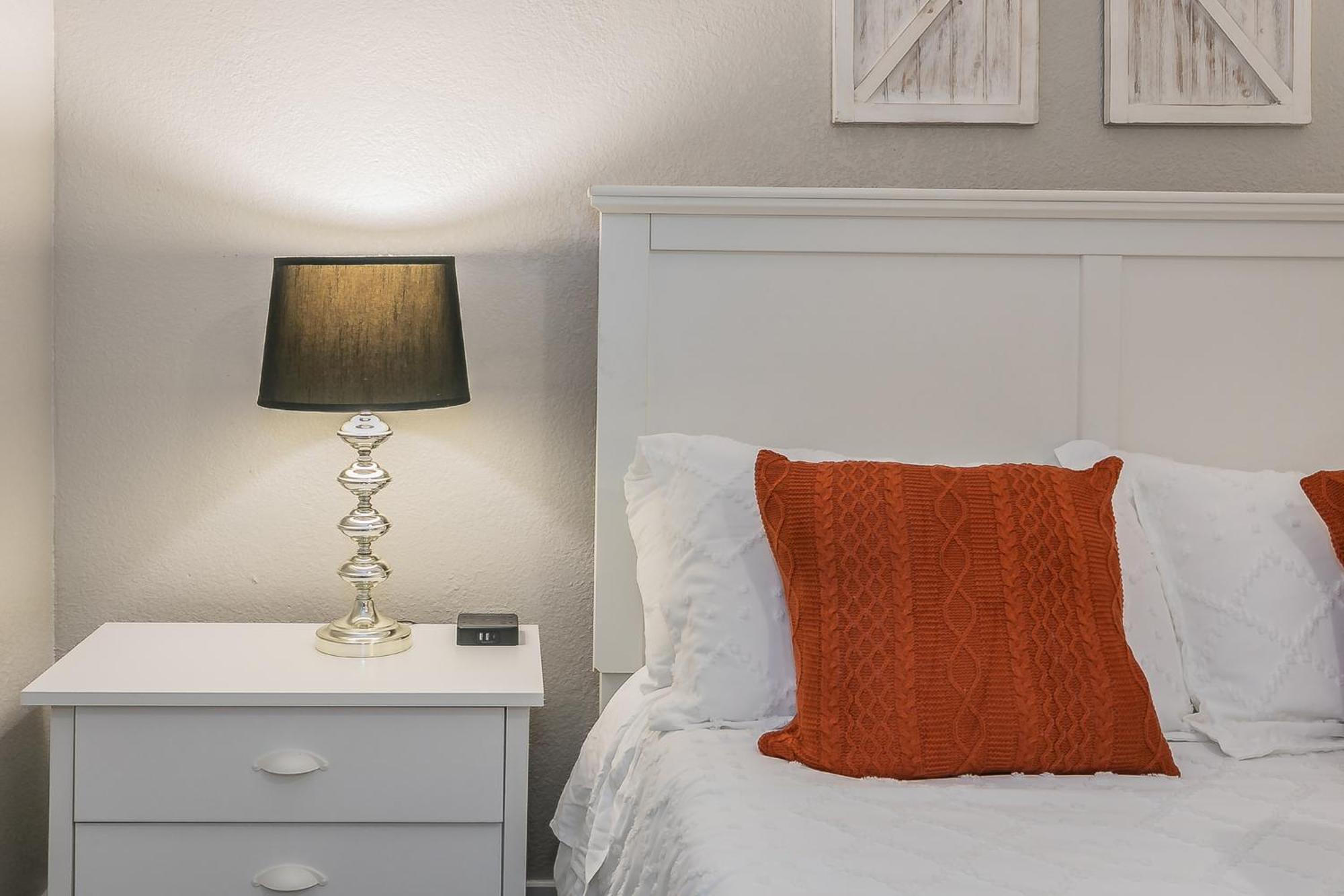 Cozy 2Br Farmhouse Apt - Sleeps 8 - Free Parking! Arlington Exterior foto