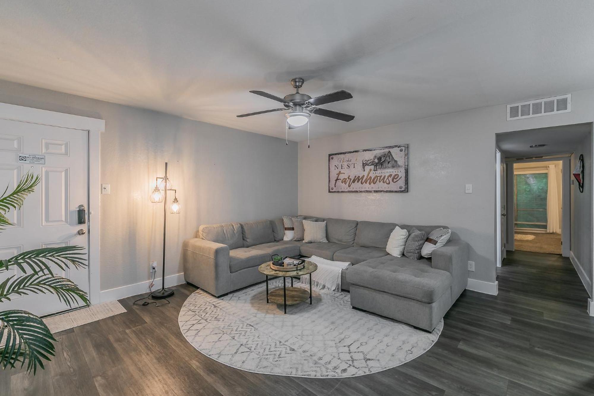 Cozy 2Br Farmhouse Apt - Sleeps 8 - Free Parking! Arlington Exterior foto