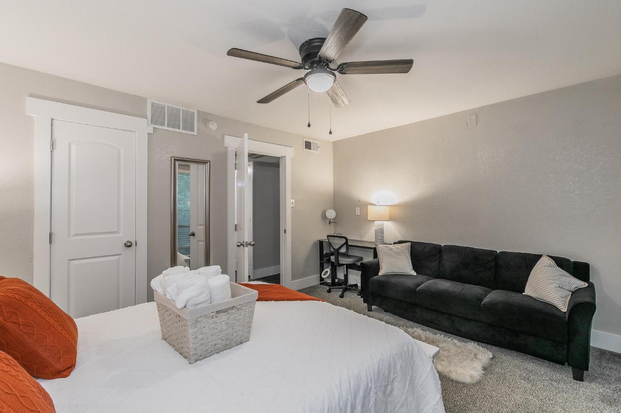 Cozy 2Br Farmhouse Apt - Sleeps 8 - Free Parking! Arlington Exterior foto