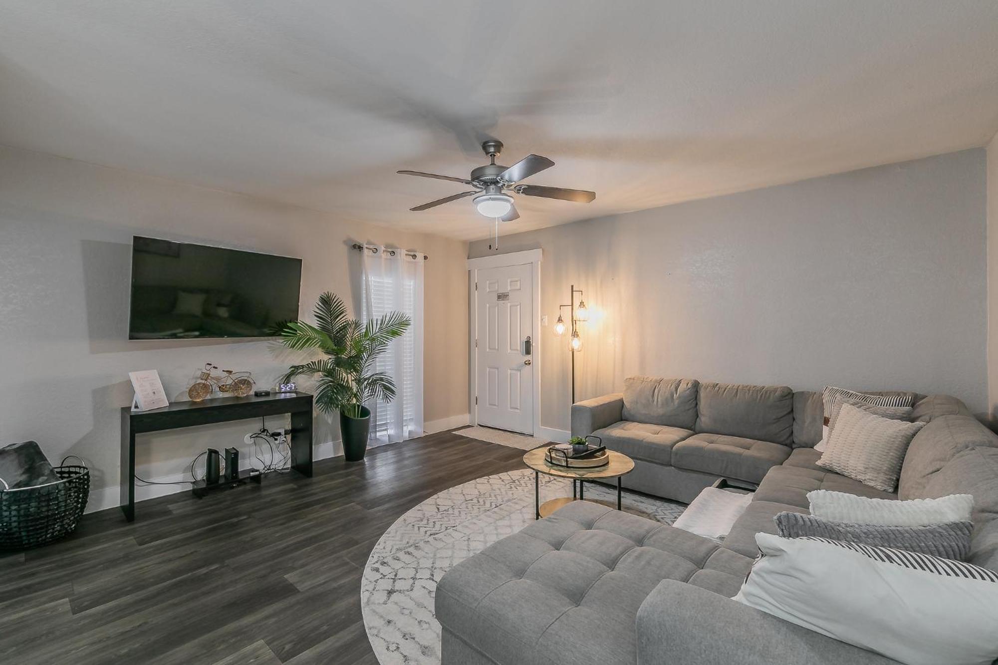 Cozy 2Br Farmhouse Apt - Sleeps 8 - Free Parking! Arlington Exterior foto