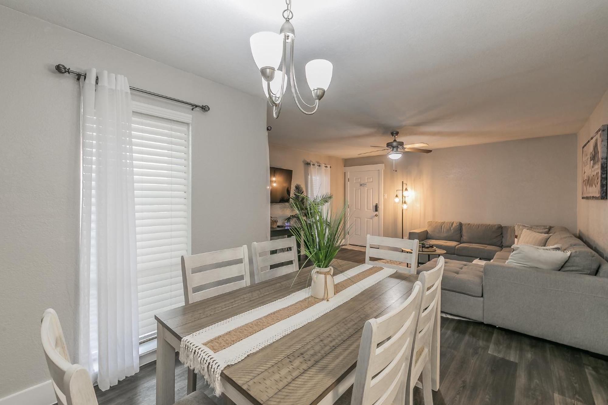 Cozy 2Br Farmhouse Apt - Sleeps 8 - Free Parking! Arlington Exterior foto
