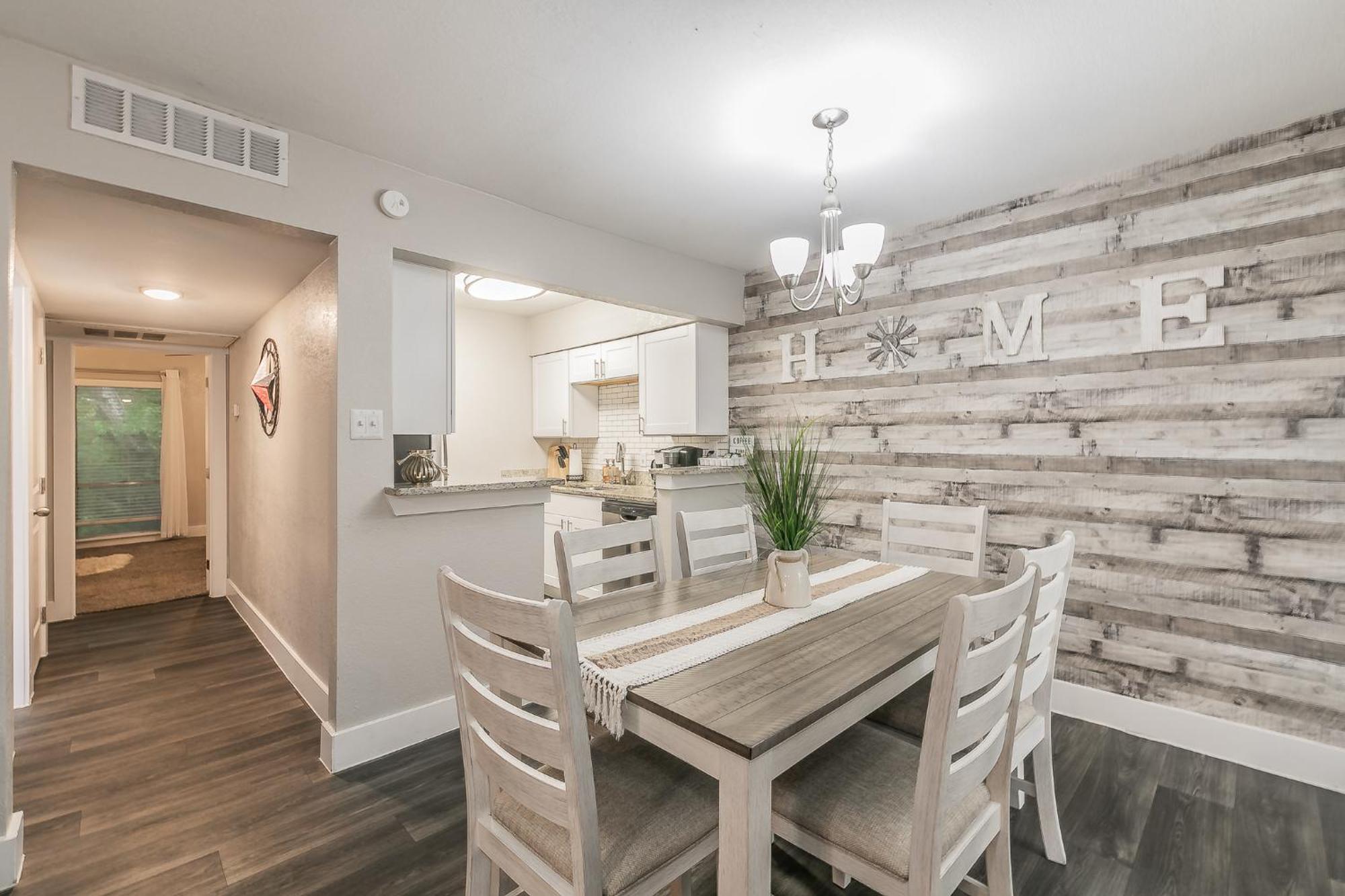 Cozy 2Br Farmhouse Apt - Sleeps 8 - Free Parking! Arlington Exterior foto